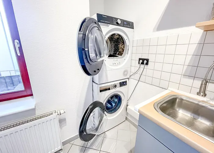 Appartamento Im Zentrum Mit Infrarotkabine, Kostenfreier Tiefgarage, Kingsize Betten Und Balkon *