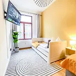 Im Zentrum Mit Infrarotkabine, Kostenfreier Tiefgarage, Kingsize Betten Und Balkon Appartement