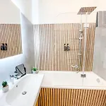 Appartement Im Zentrum Mit Infrarotkabine, Kostenfreier Tiefgarage, Kingsize Betten Und Balkon Leipzig