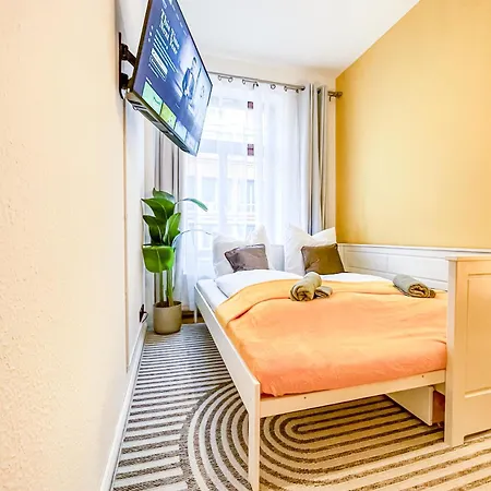 Im Zentrum Mit Infrarotkabine, Kostenfreier Tiefgarage, Kingsize Betten Und Balkon * Leipzig