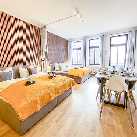 Im Zentrum Mit Infrarotkabine, Kostenfreier Tiefgarage, Kingsize Betten Und Balkon * Leipzig