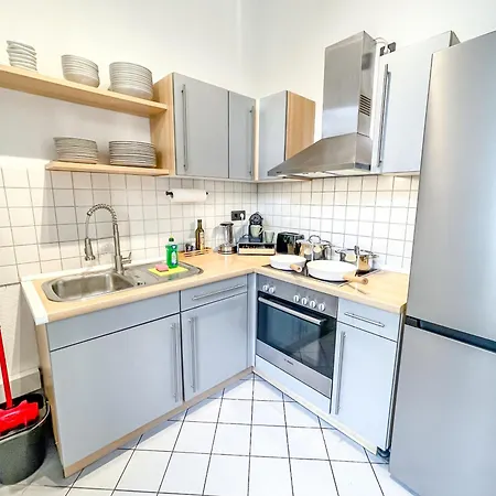 Appartement Im Zentrum Mit Infrarotkabine, Kostenfreier Tiefgarage, Kingsize Betten Und Balkon Leipzig