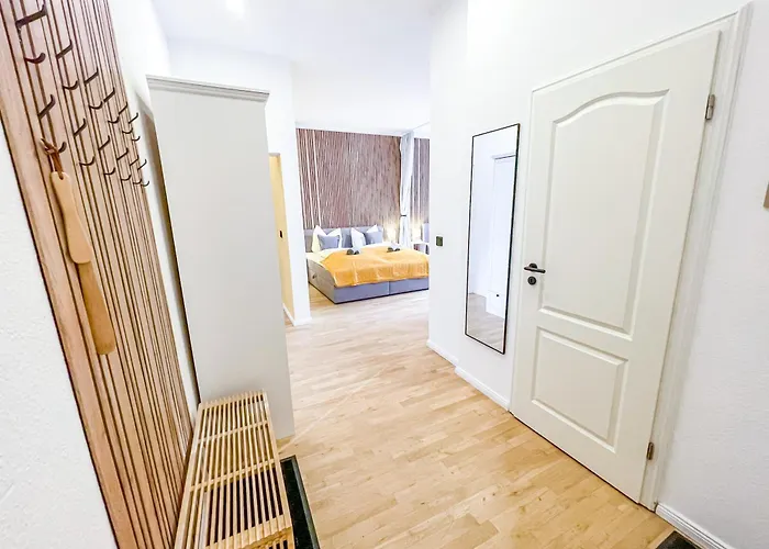 Im Zentrum Mit Infrarotkabine, Kostenfreier Tiefgarage, Kingsize Betten Und Balkon Lejlighed